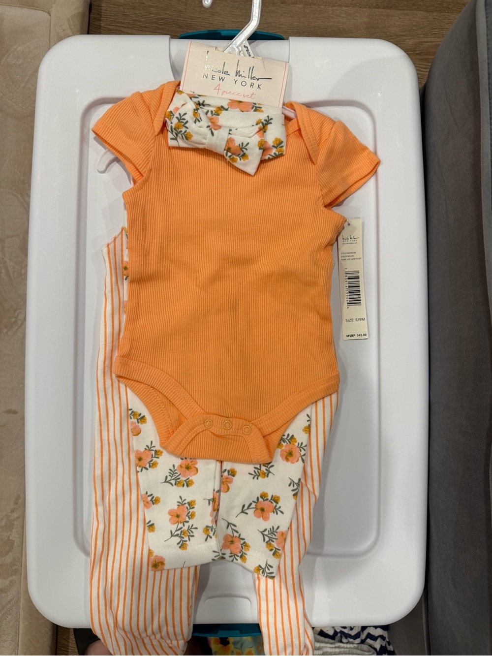 Nicole Miller Orange and White Floral Baby Matching Set 6-9M baby NWT